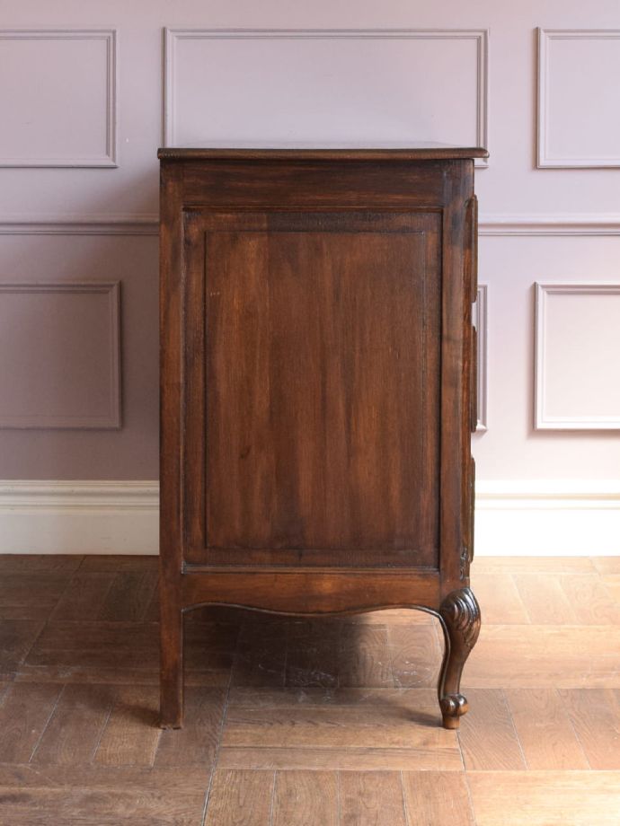 アンティークチェストの側面