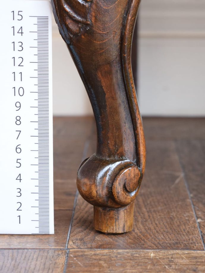 アンティークチェストの脚