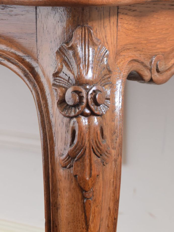 フランスらしい彫