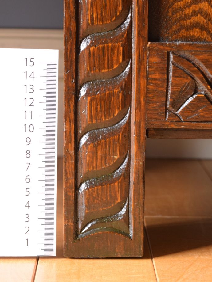 アンティーク家具の脚