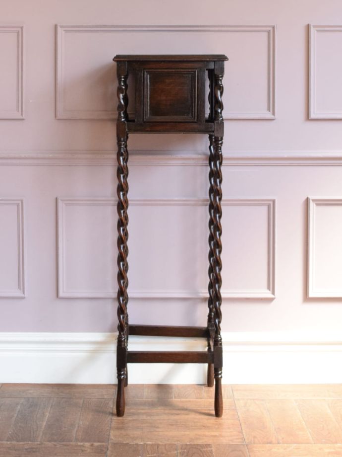 プランツスタンドの側面