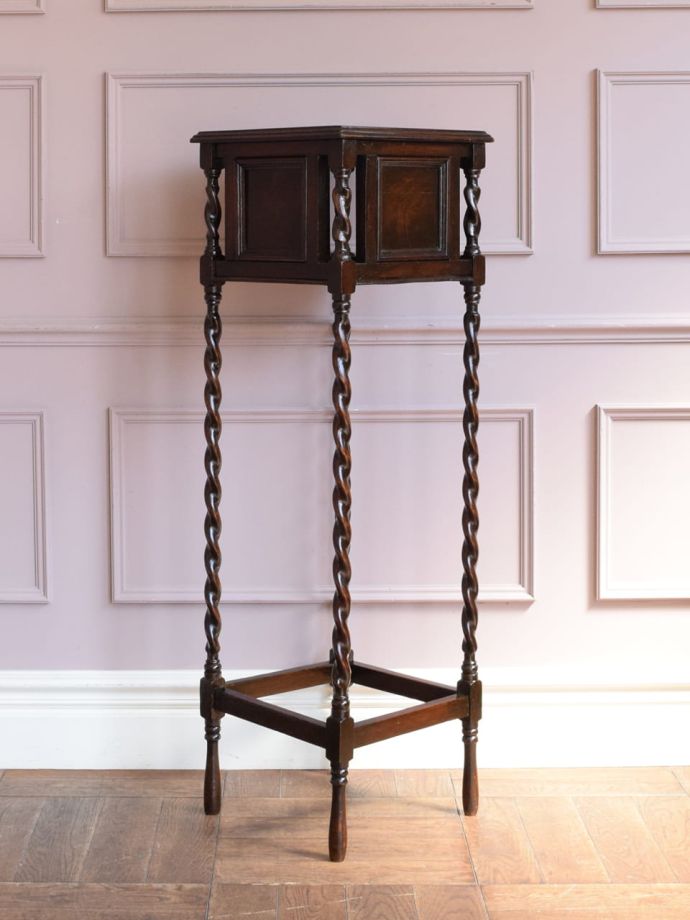 アンティーク家具の側面