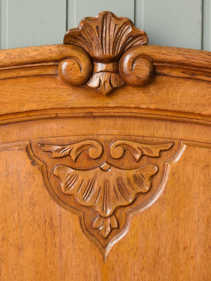 antiqueイギリス アンティーク 木製 紋章盾 オーク材 彫刻 壁飾り antiqueイギリス アンティーク 木製 紋章盾 オーク材 彫刻 壁飾り