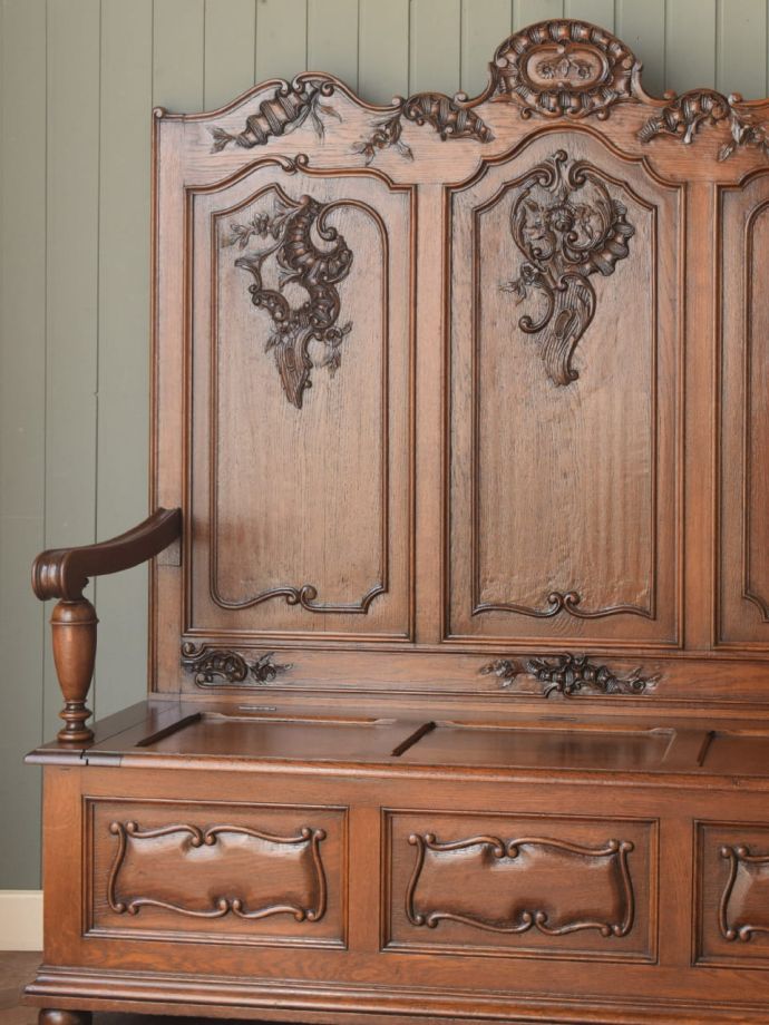 アンティークらしい装飾が魅力