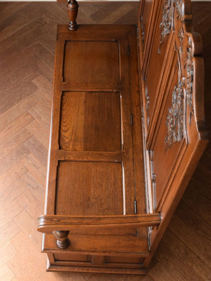 アンティークの椅子の座面