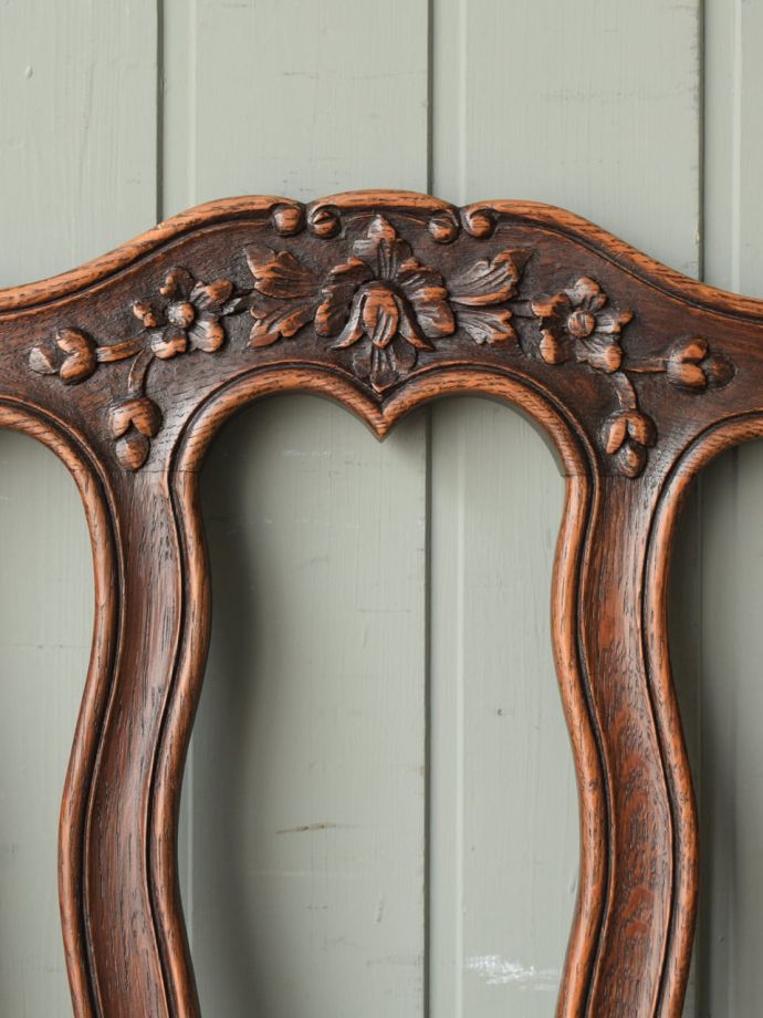 ダイニングチェアの装飾