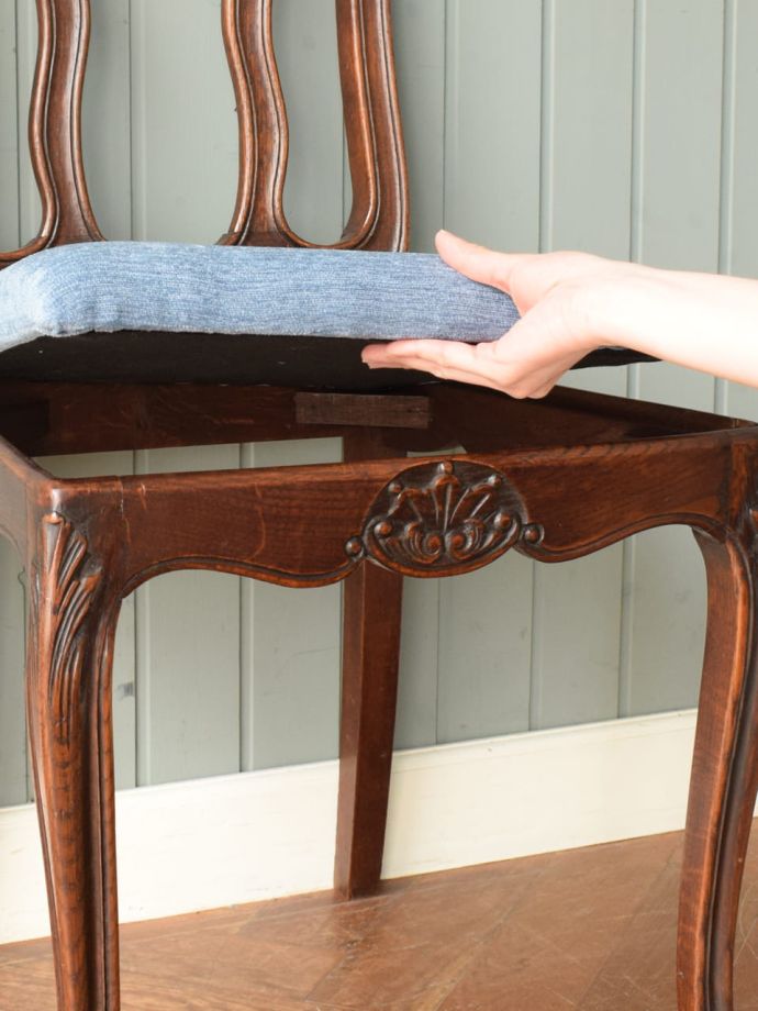 取り外しが出来る椅子の座面