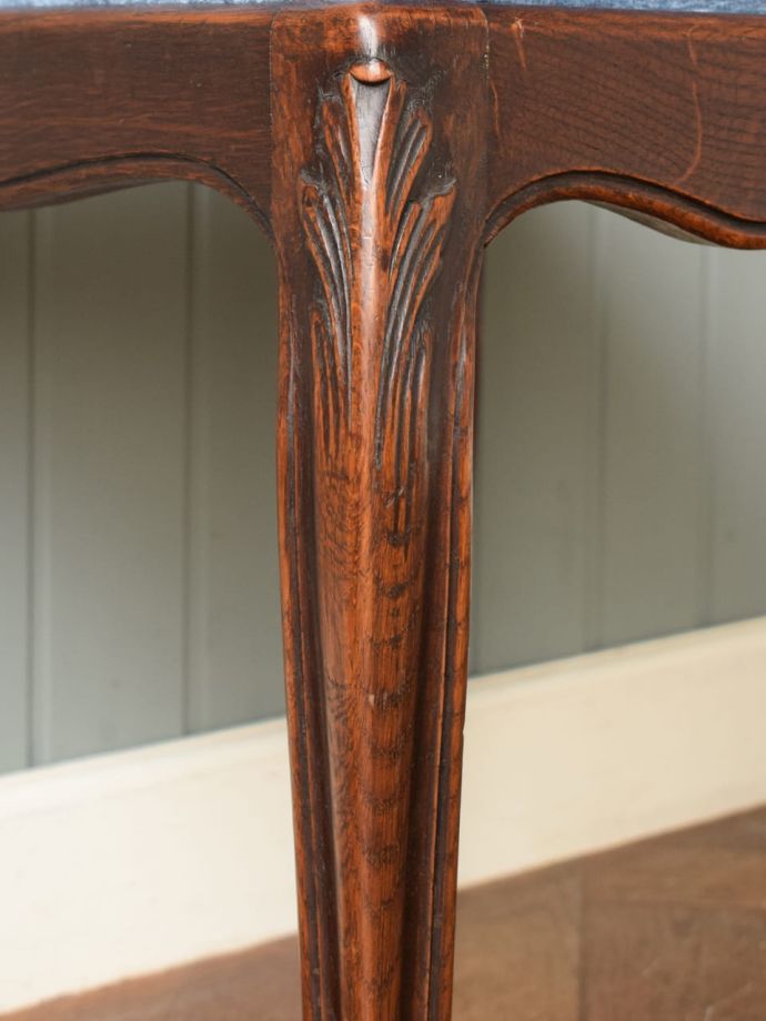 アンティークチェアの装飾