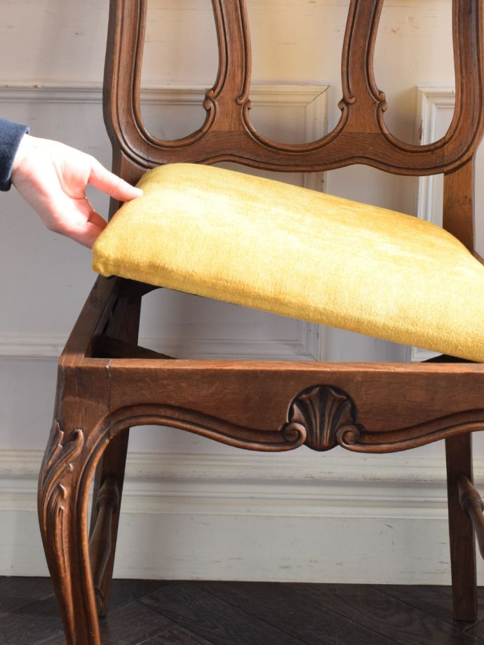 取り外しが出来る椅子の座面