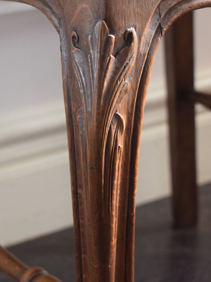 アンティークチェアの装飾