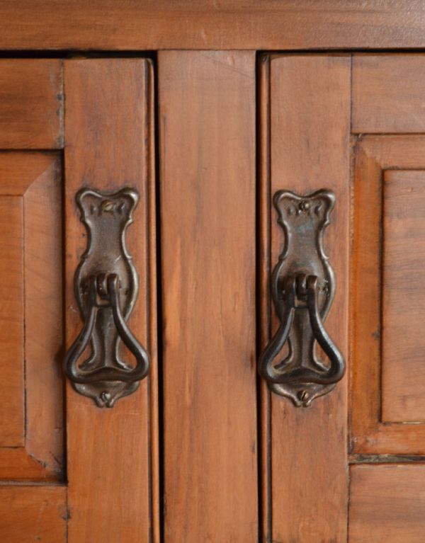 サイドボード　アンティーク家具　タイルと大理石の美しいコラボレーション、英国アンティークのウォッシュスタンド。アンティークの味わいたっぷりのつまみです。(k-1065-f)