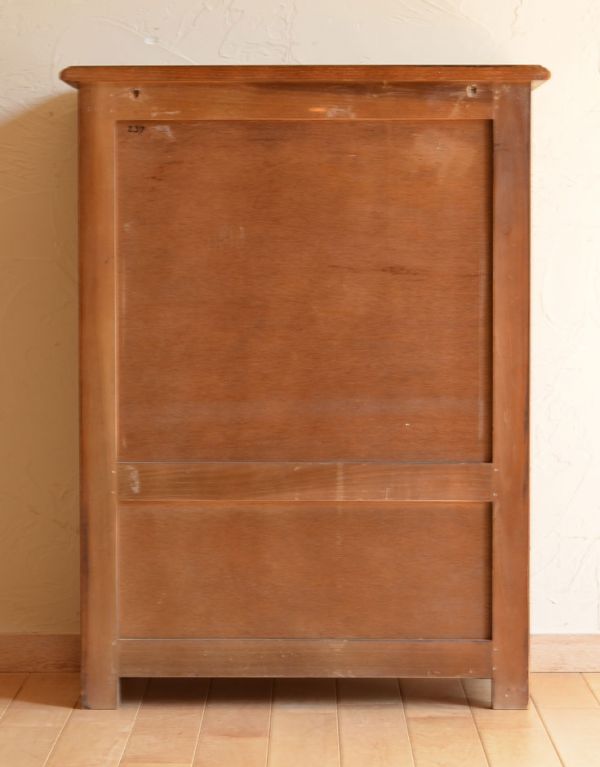 アンティーク家具　アンティーク英国家具、オープン棚のブックシェルフ（本棚）。キチンとメンテナンスしてあるので、裏側もキレイです。(k-1069-f)