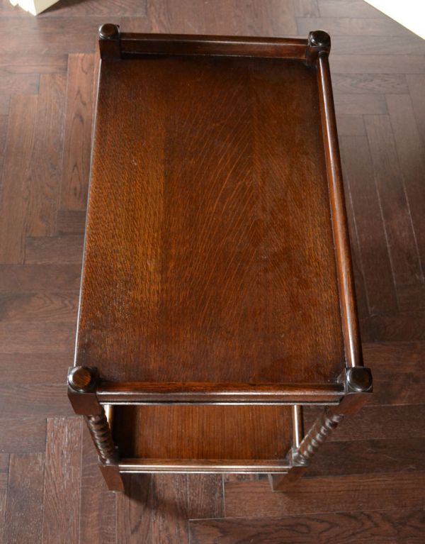 アンティークのワゴン・トローリー アンティーク家具 英国のお洒落で便利なアンティーク家具、2段タイプのワゴン(トロリー) 。しっかりお直ししてあるので、天板もキレイです。(k-1075-f)