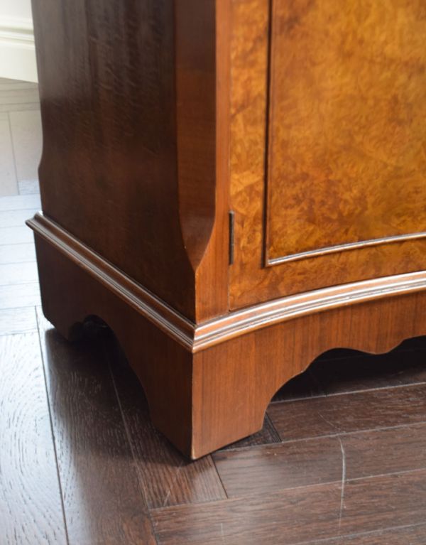 アンティークのキャビネット アンティーク家具 ワインがたっぷり入る高級な英国家具、アンティークのカクテルキャビネット。きちんと支えます。(k-1079-f)