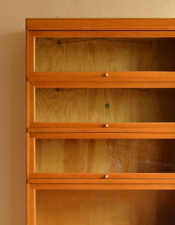 アンティークのキャビネット アンティーク家具 アンティークの英国家具、ナチュラルな茶色のスタッキングブックケース。貴重な当時のアンティークガラスです。(k-1105-f)