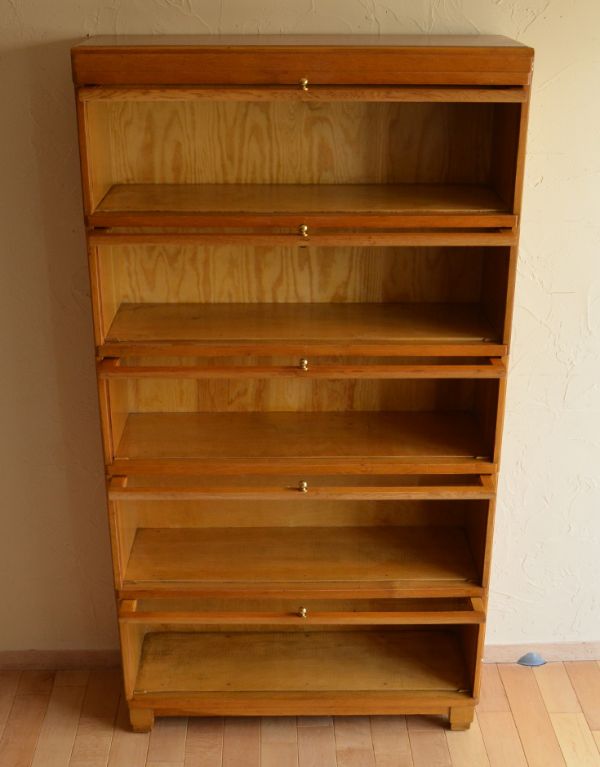 アンティークのキャビネット アンティーク家具 アンティークの英国家具、ナチュラルな茶色のスタッキングブックケース。スライドさせて開く扉が珍しい。(k-1105-f)