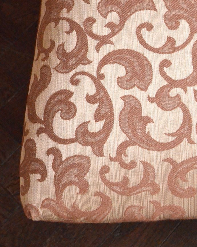 ダイニングチェア　アンティーク チェア　ローズウッドを使用した高級感漂う、美しいアンティークのインレイドチェア。生地のセレクトにもこだわりました優雅なアンティークチェアの雰囲気をそのままに、一番似合う貼り座をじっくり選びました。(k-1110-c)