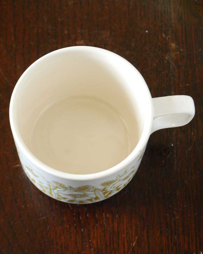 Hornsea(ホーンジー) アンティーク雑貨 イギリスのビンテージ食器、ホーンジー社のFleur(フルール)のティーカップ。上から見るとこんな感じです状態のいいものだけを選んでいますが、アンティークなのでキズや欠けがある場合があります。(k-1146-z)