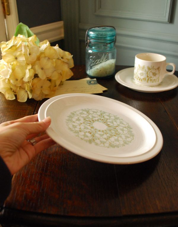 Hornsea(ホーンジー) アンティーク雑貨 ホーンジー社のアンティークフルール(プレートM)22cm。飾って使って楽しむアンティーク眺めているだけじゃもったいないので、実用的に使って下さい。(k-1148-z)