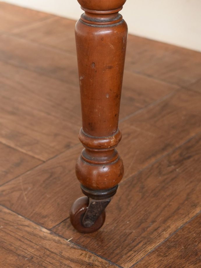 アンティーク家具の脚