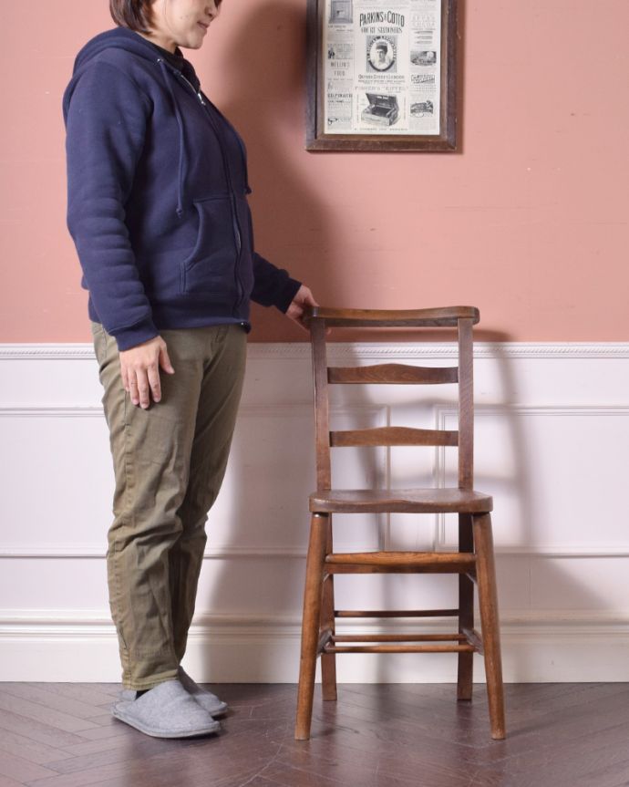 英国アンティークのチャーチチェア