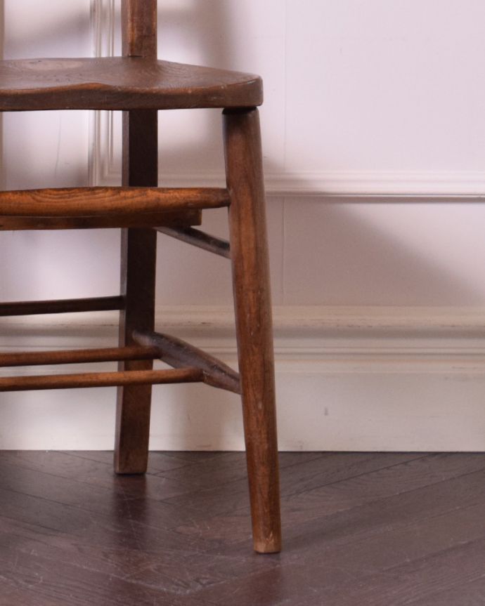 アンティークチェアの脚