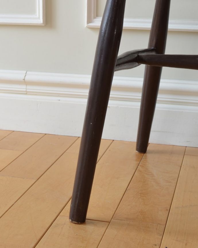 アンティークチェアの脚