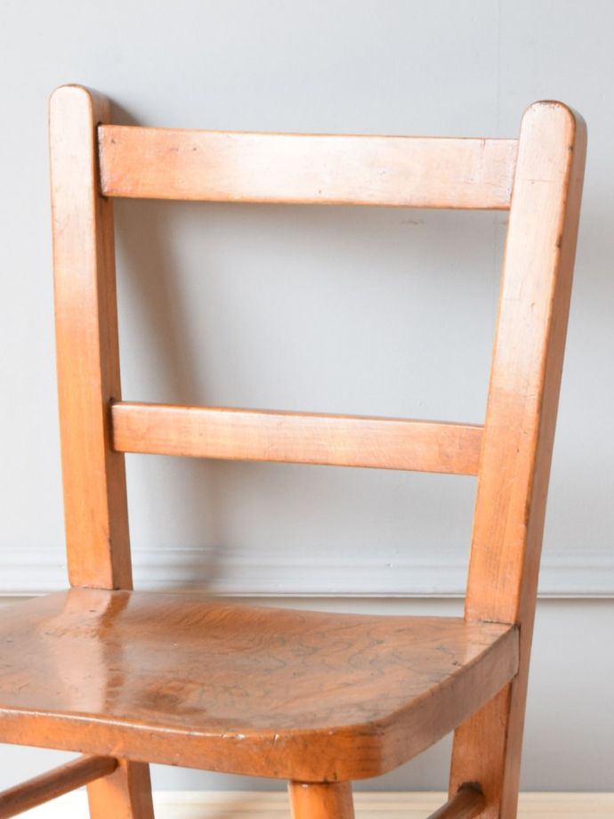 アンティークチェアの背もたれ