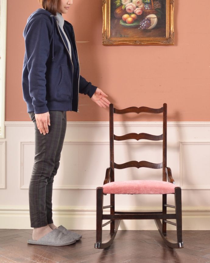 布座面 アンティーク チェア 大人がくつろげる英国アンティークのロッキングチェアー(オーク材)。スッキリしたカッコよさ新しさと懐かしさ、両方を感じさせてくれます。(k-1199-c)