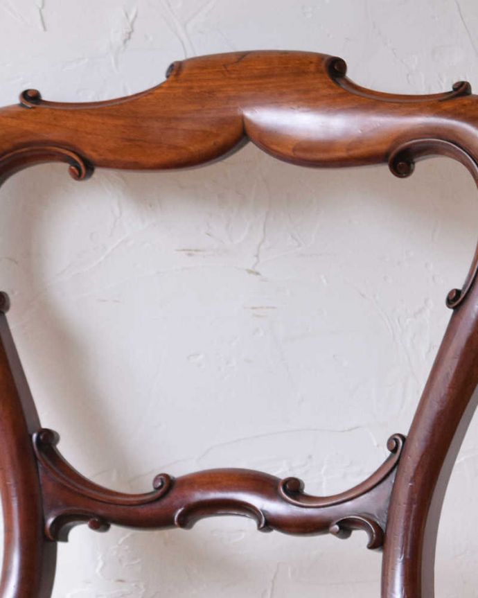 アンティークチェアの装飾