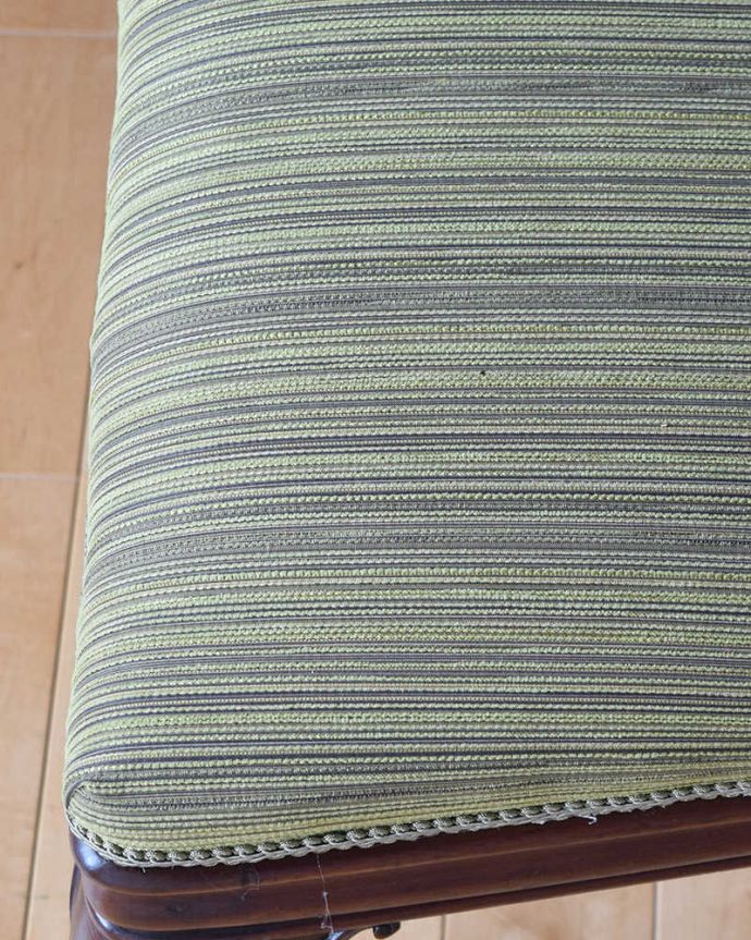 サロンチェアの座面の生地