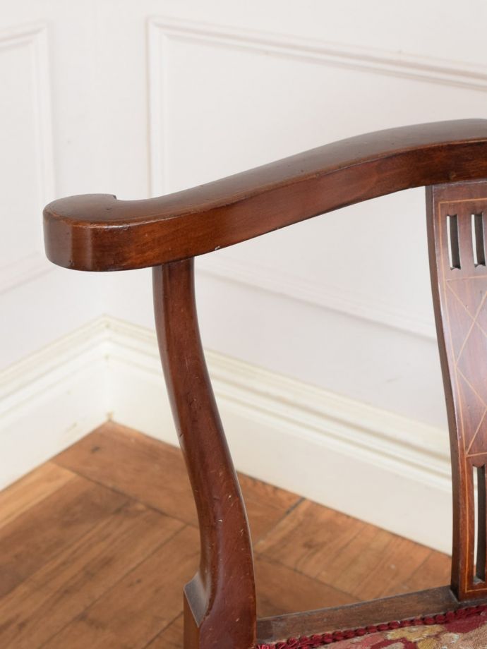 コーナーチェアのアーム