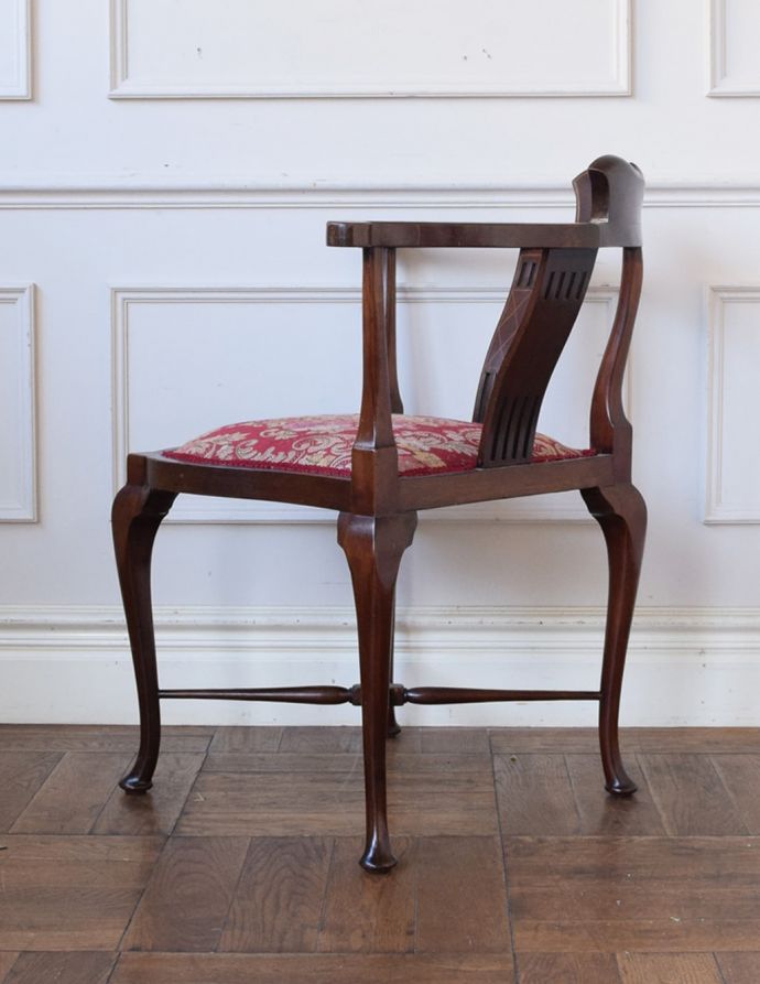 アンティークの椅子の側面