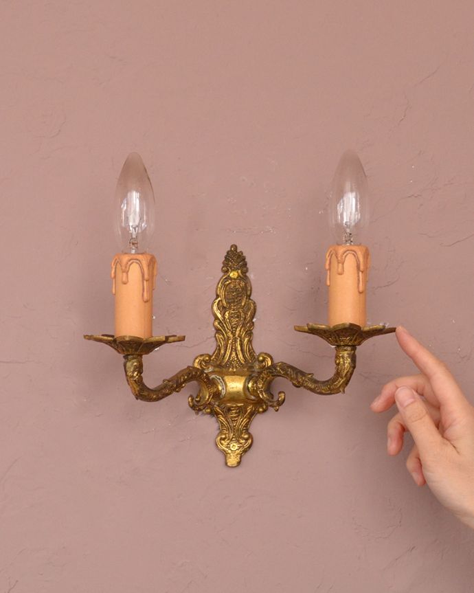 アンティークの壁付けシャンデリア