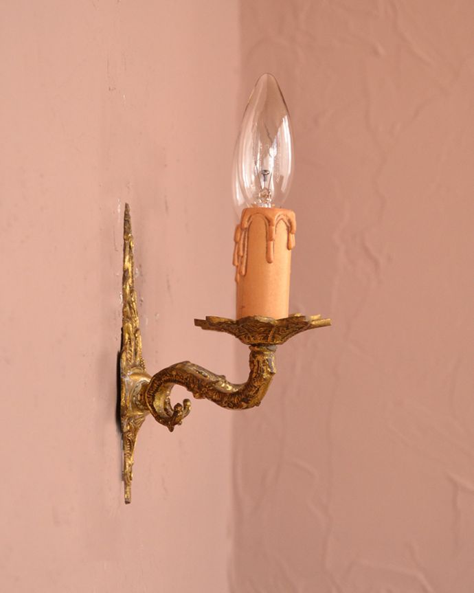 壁付けシャンデリアの側面