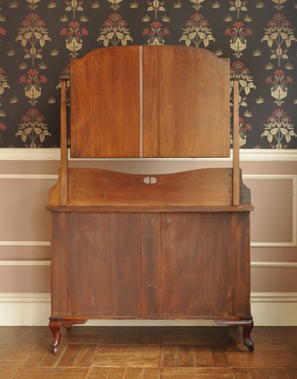 サイドバイサイド　アンティーク家具　本場イギリスから到着、マホガニー材を使ったアンティークドレッシングチェスト（ドレッサー）。キチンとメンテナンスしてあるので、裏側もキレイです。(k-1223-f)