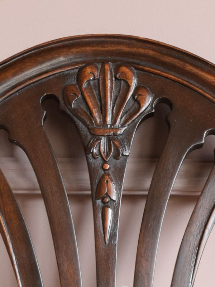 英国アンティークらしい装飾