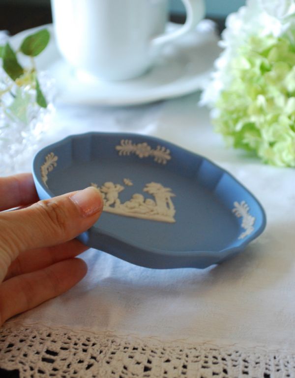 テーブルウェア(食器)　アンティーク雑貨　アンティークのジャスパーウェア、エンジェルのウェッジウッドトレイ（Wedgwood）。ギリシャ神話などをモチーフにした図柄の模様が特徴です。(k-1237-z)