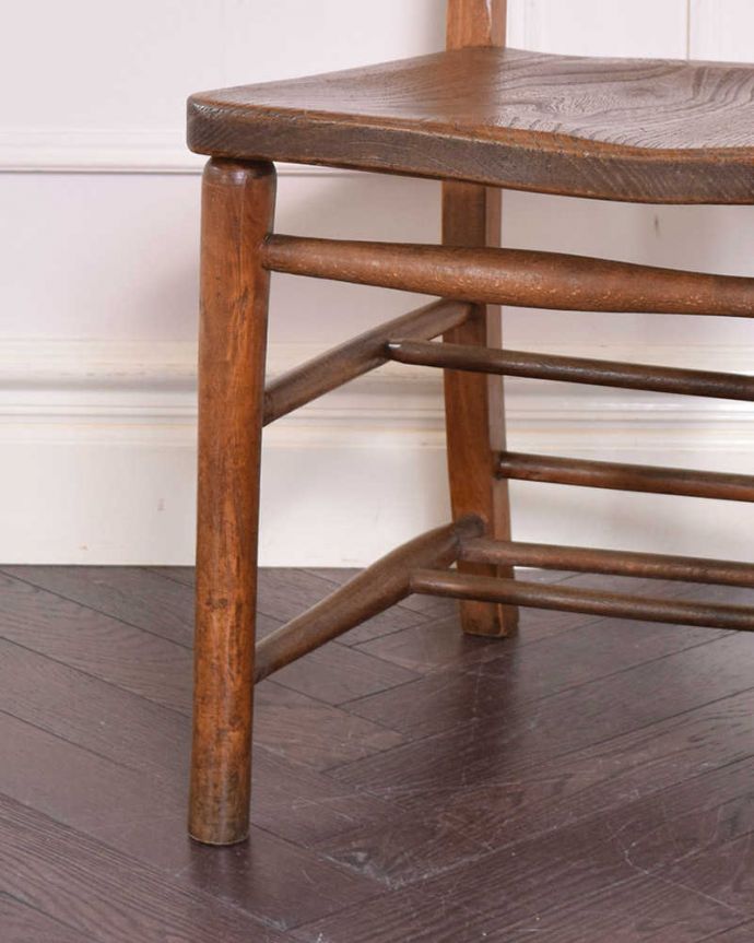 アンティークチェアの脚