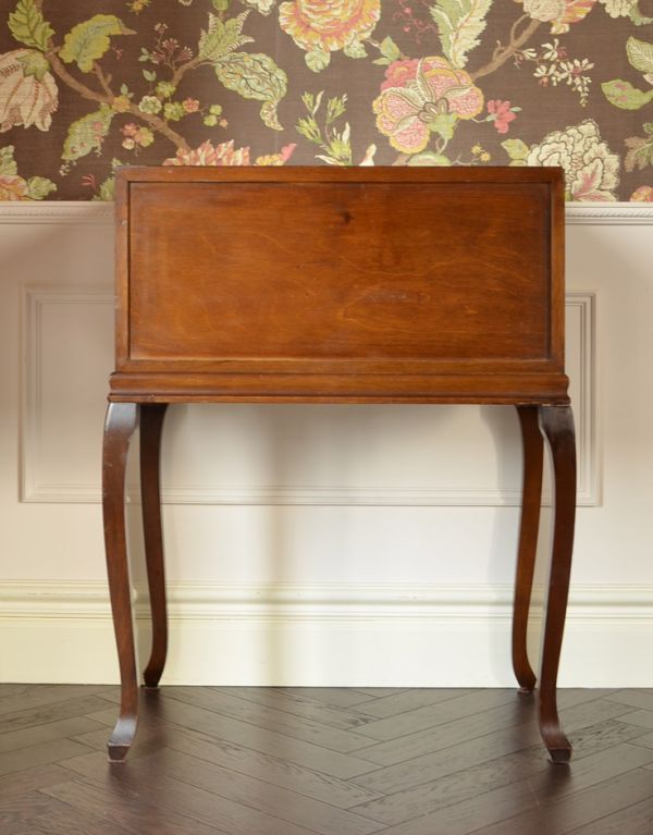 アンティークのチェスト アンティーク家具 英国のアンティーク家具、ウォルナット材のカトラリーチェスト。キチンとメンテナンスしてあるので、裏側もキレイです。(k-1243-f)