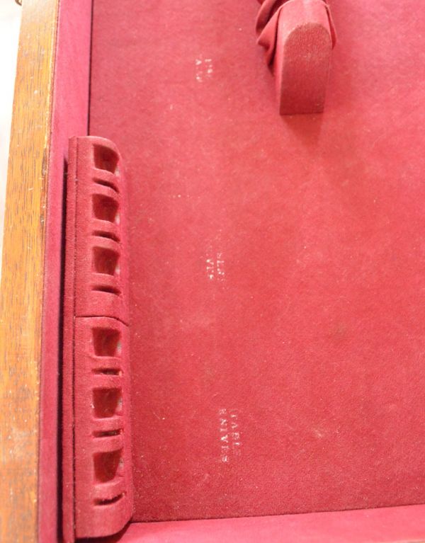 アンティークのチェスト アンティーク家具 英国のアンティーク家具、ウォルナット材のカトラリーチェスト。※引き出しのビロードに食器の名前印字があります。(k-1243-f)