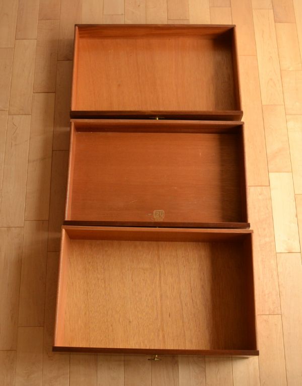 G-PLAN(Gプラン)　アンティーク家具　ビンテージの北欧インテリア家具、G-PLANの６段チェスト。引き出しは全部で６杯あります。(k-1244-f)