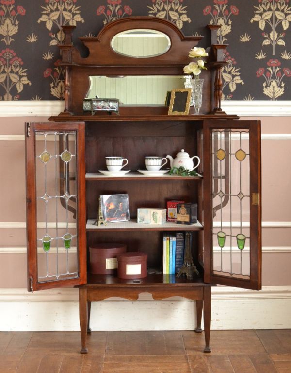 アンティークのキャビネット アンティーク家具 ミラーが美しいアンティーク家具、豪華なペディスタルキャビネット(飾り棚)。棚板があるので整理しやすいです。(k-1254k-f)