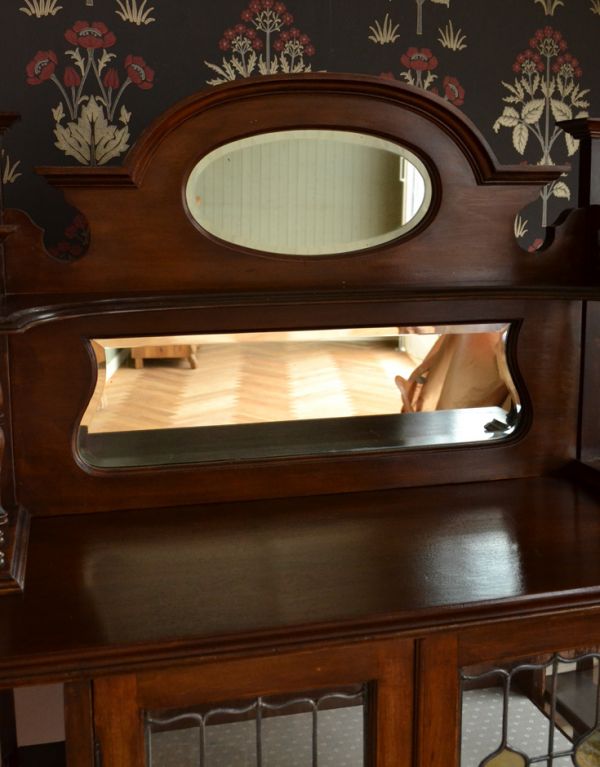 アンティークのキャビネット アンティーク家具 ミラーが美しいアンティーク家具、豪華なペディスタルキャビネット(飾り棚)。小さなミラーがついています。(k-1254k-f)