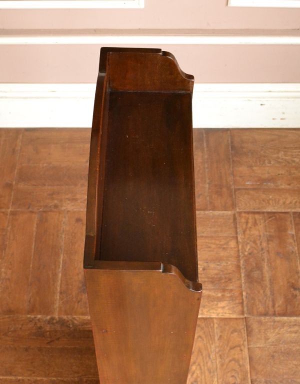 オープンシェルフ・オープンラック アンティーク家具 細長い英国のアンティーク家具、オープン棚のシェルフ。天板もピカピカにお直ししました。(k-1258k-f)