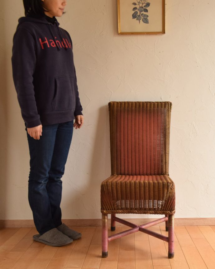 ロイドルーム　アンティーク チェア　ピンクゴールドが可愛いロイドルームチェア、イギリスのアンティークチェア。ゆったりくつろぎの時間に･･･見て楽しむだけでなく、使って本当の良さがわかるのがロイドルームチェア。(k-1278k-c)