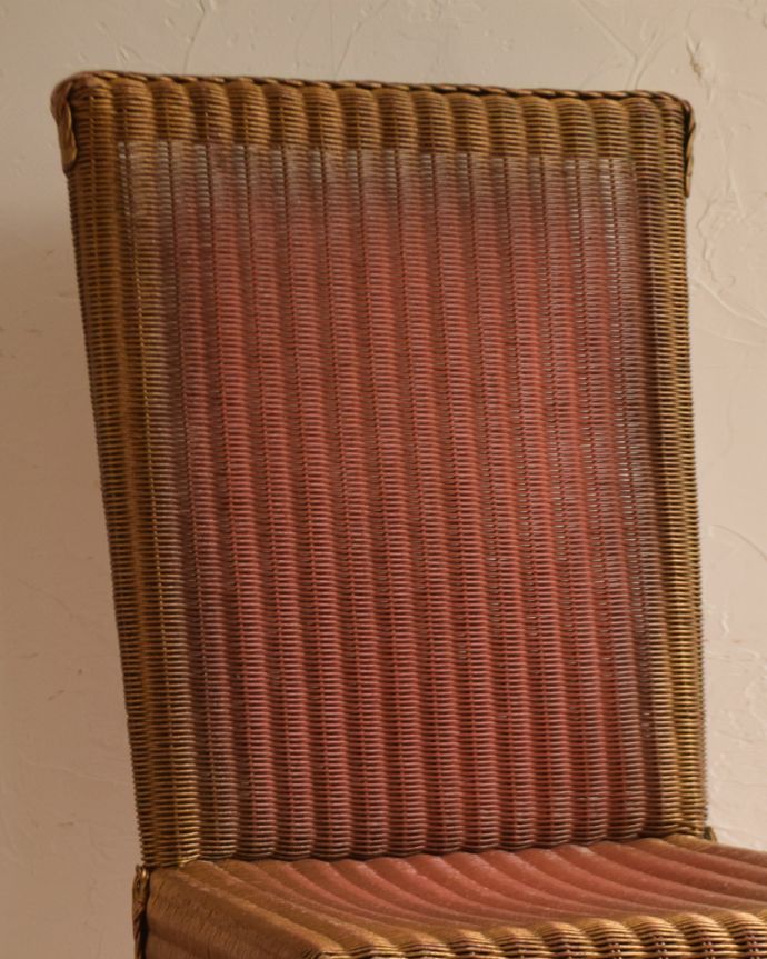 ロイドルーム　アンティーク チェア　ピンクゴールドが可愛いロイドルームチェア、イギリスのアンティークチェア。アンティークとして使える頑丈さが魅力です可愛い編み目模様もロイドルームの魅力の一つ。(k-1278k-c)