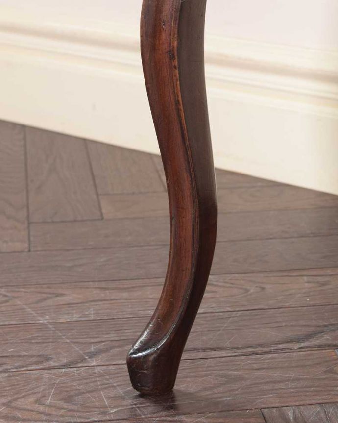 アンティークチェアの脚