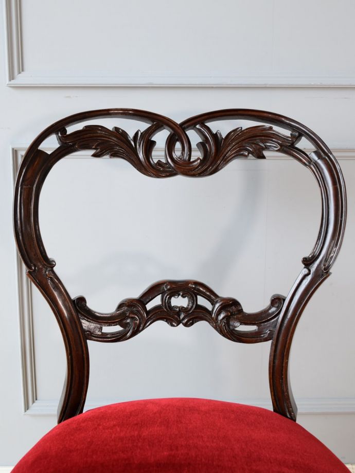 アンティークチェアの装飾