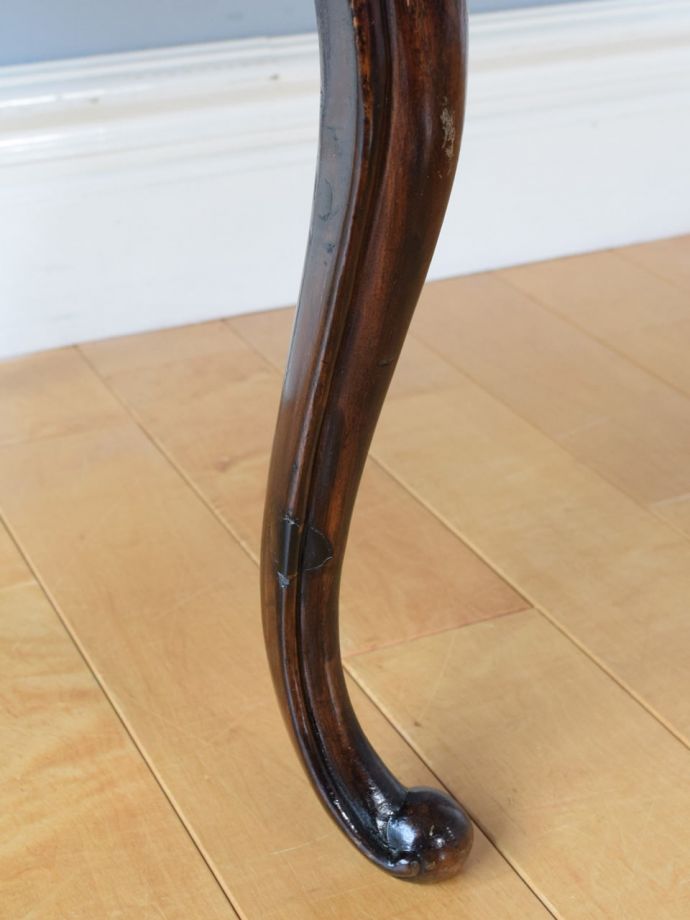 アンティークチェアの脚